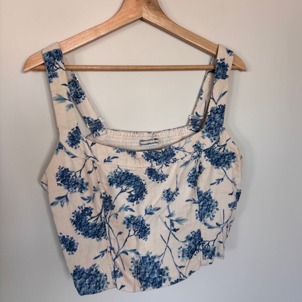 Abercrombie Women’s Cropped Top Tank Floral